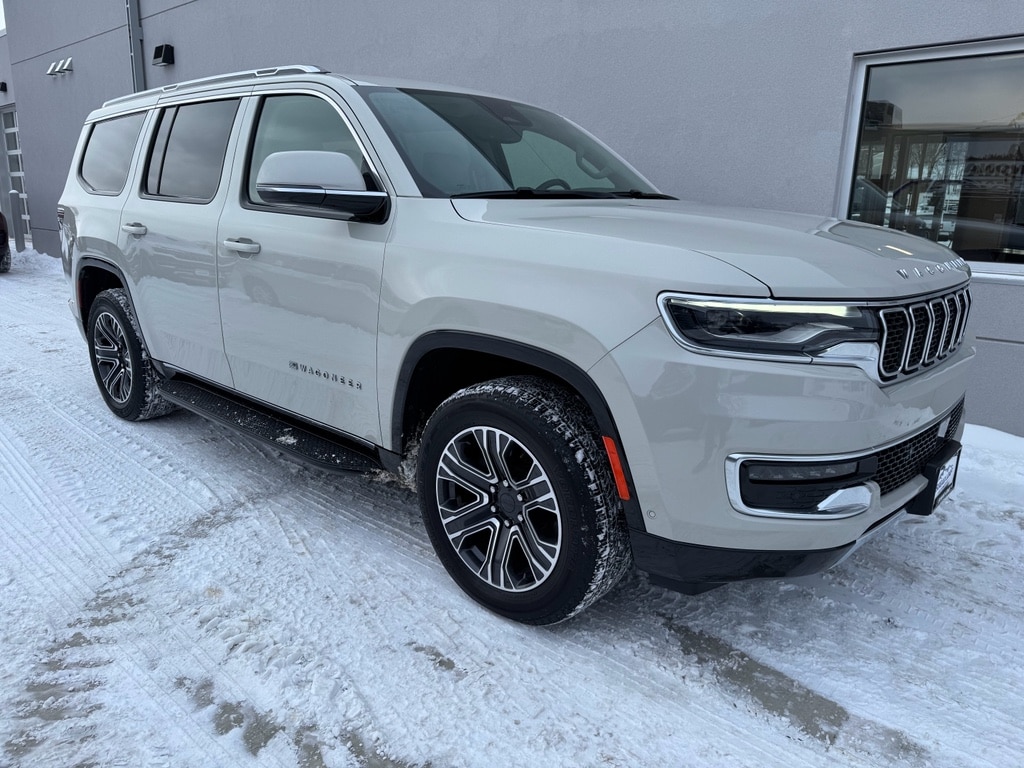 2022 Jeep Wagoneer Series III's photo