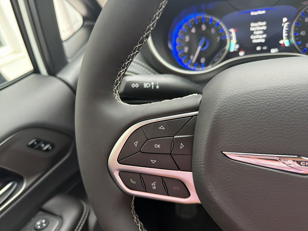 2026 Chrysler Pacifica Select - Photo 25