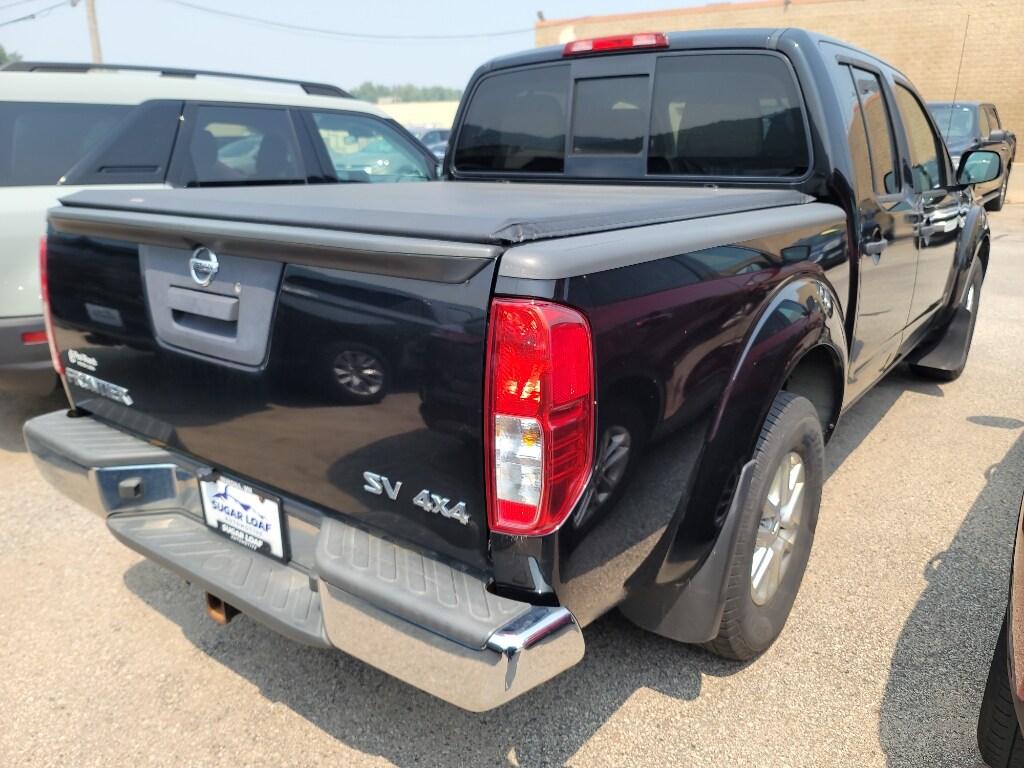 2017 Nissan Frontier SV photo 2