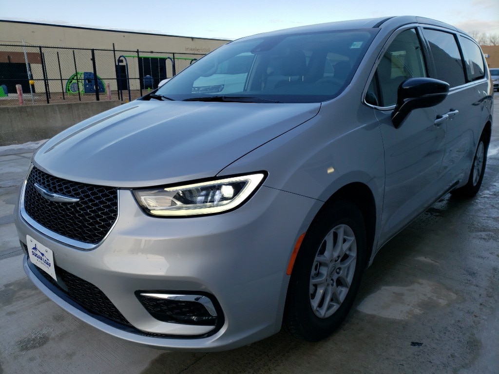 Used 2024 Chrysler Pacifica Touring L Van Passenger Van