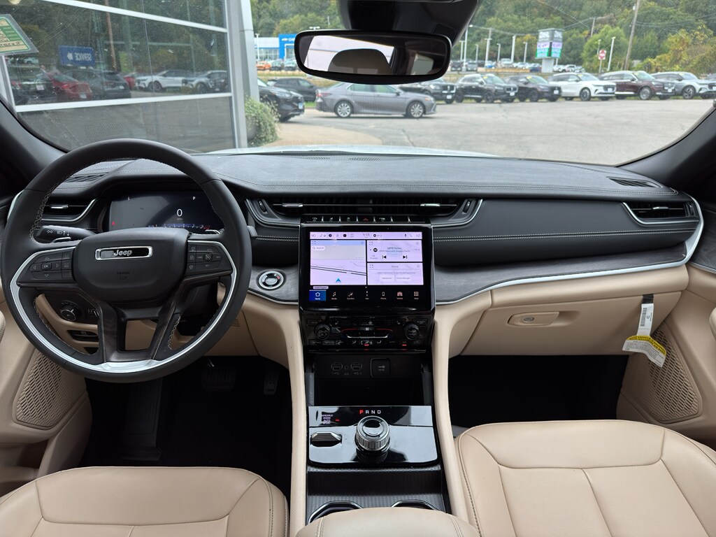 2024 Jeep Grand Cherokee Limited photo 3