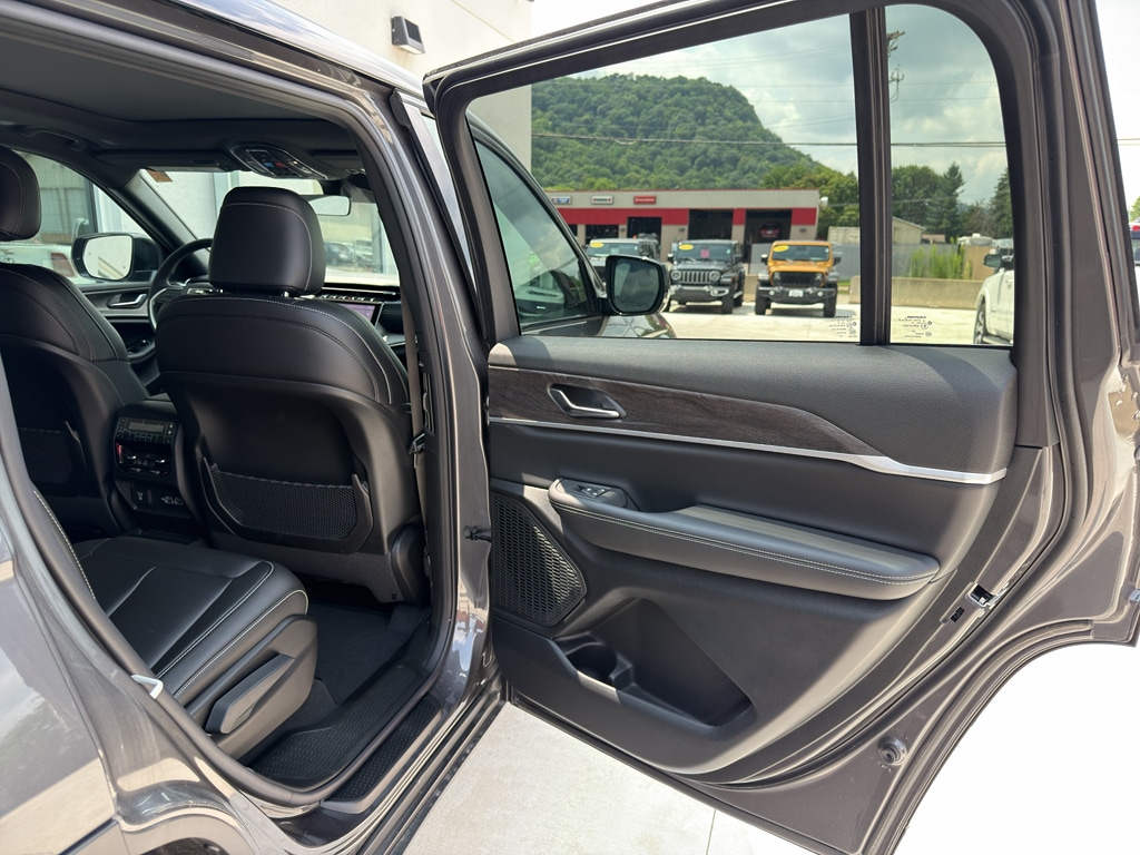 2025 Jeep Grand Cherokee L Limited - Photo 16