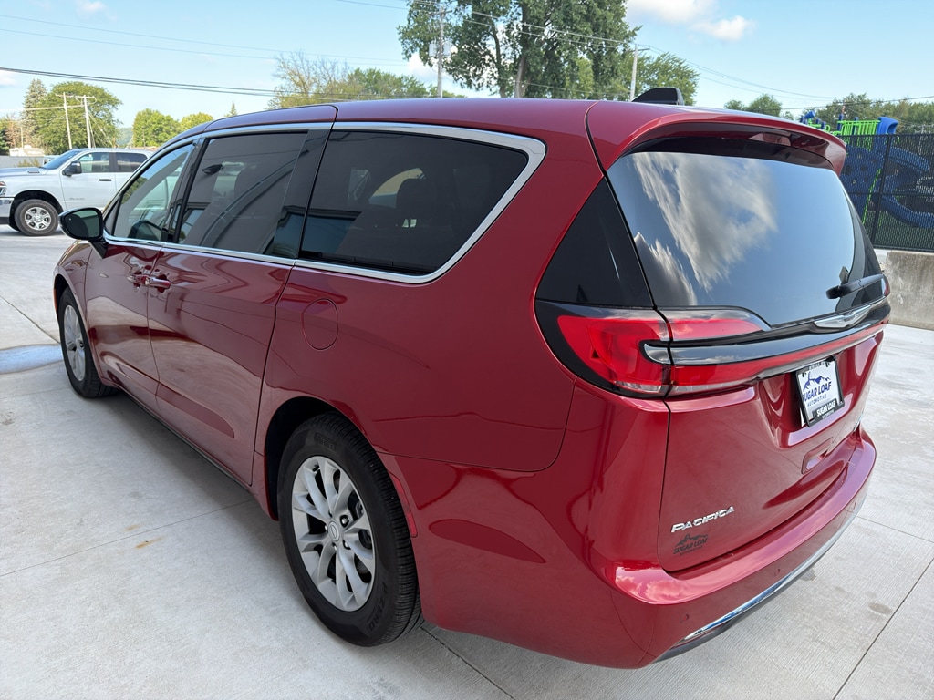 Used 2026 Chrysler Pacifica Limited Van Passenger Van