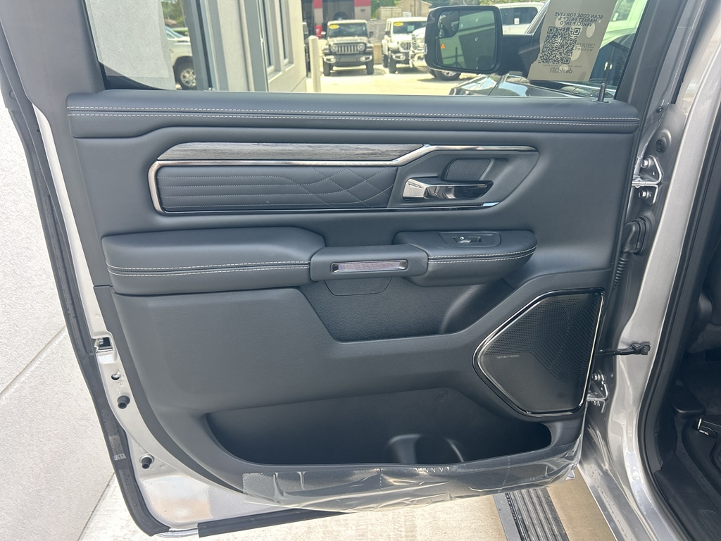2026 RAM 1500 Limited - Photo 14