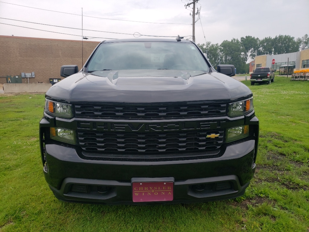 Used 2020 Chevrolet Silverado 1500 Custom with VIN 1GCRYBEH2LZ361577 for sale in Winona, Minnesota
