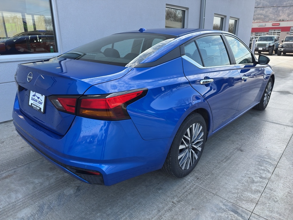 Used 2025 Nissan Altima SV Sedan