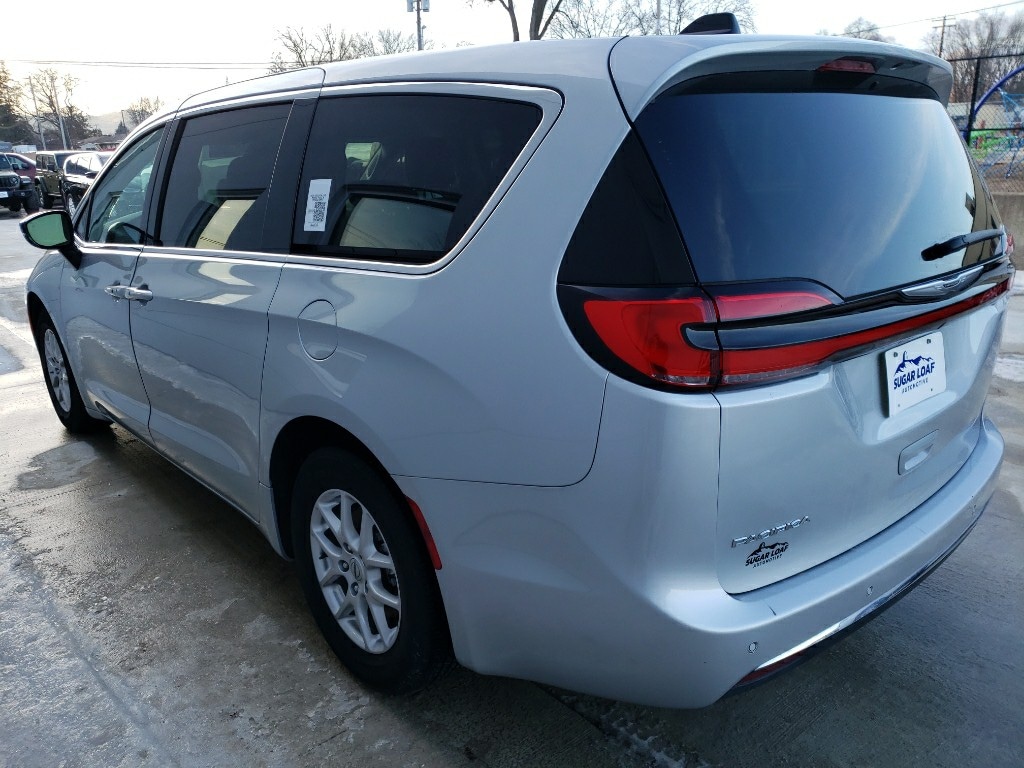Used 2024 Chrysler Pacifica Touring L Van Passenger Van