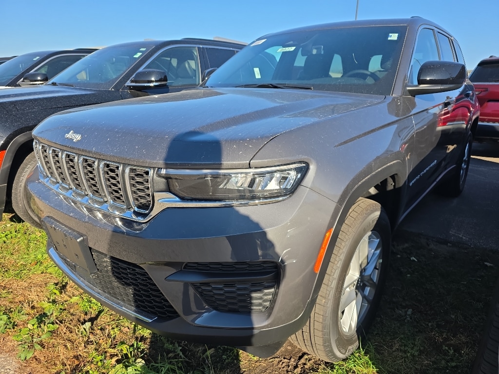 New 2025 Jeep Grand Cherokee LAREDO X 4X4 Sport Utility
