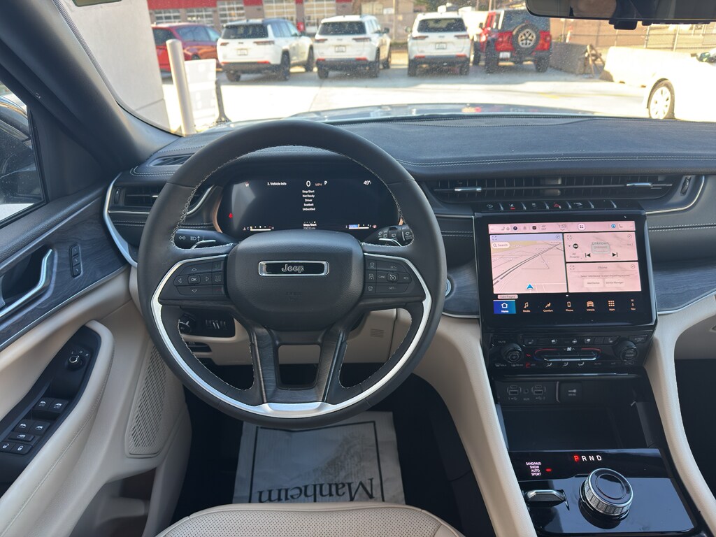 2024 Jeep Grand Cherokee Limited photo 3