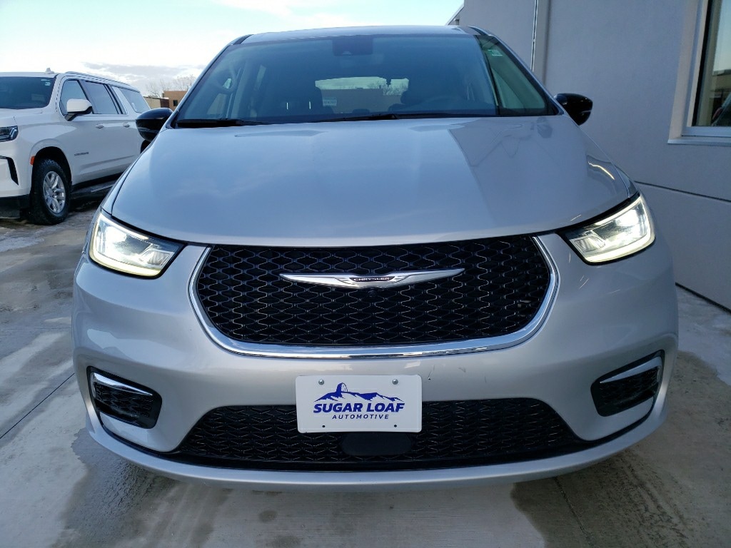 Used 2024 Chrysler Pacifica Touring L Van Passenger Van