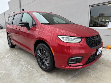2026 Chrysler Pacifica SELECT AWD Passenger Van