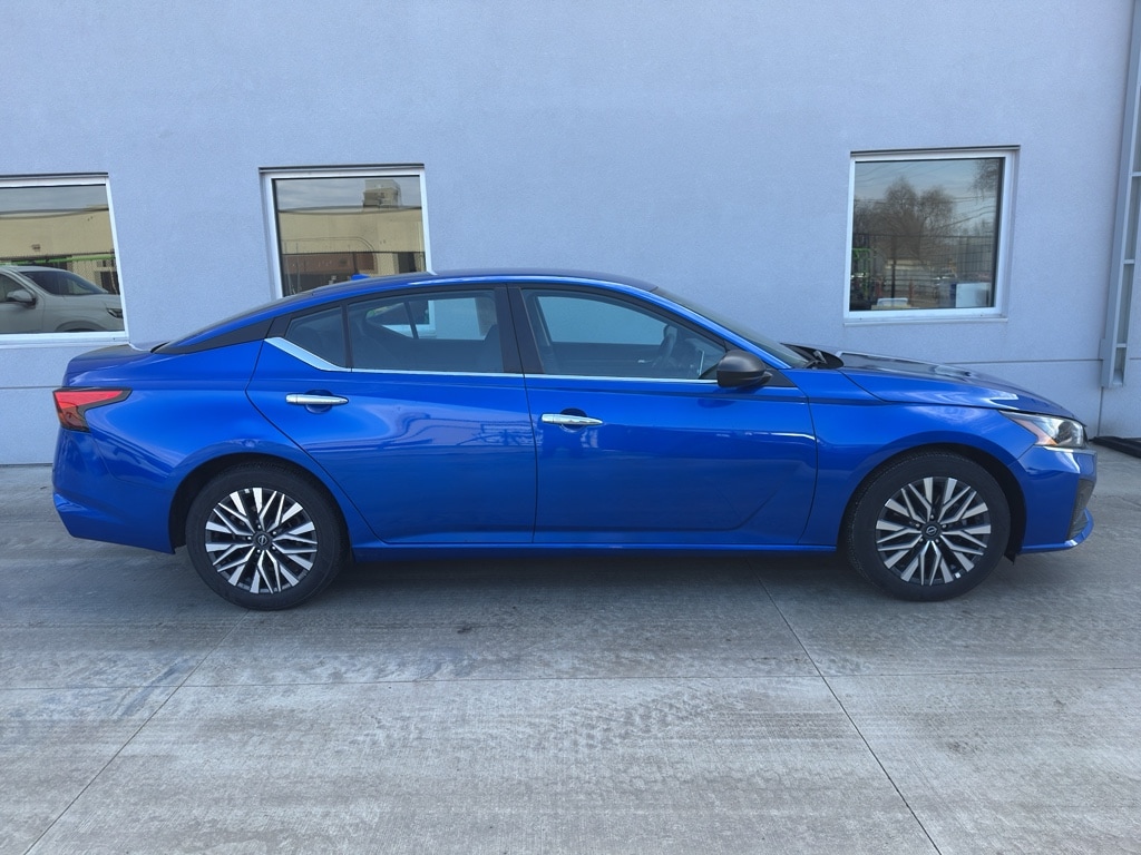 Used 2025 Nissan Altima SV Sedan