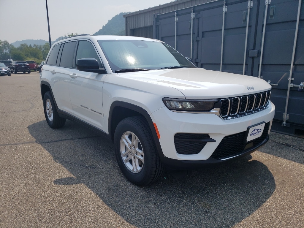 2025 Jeep Grand Cherokee LAREDO 4X4