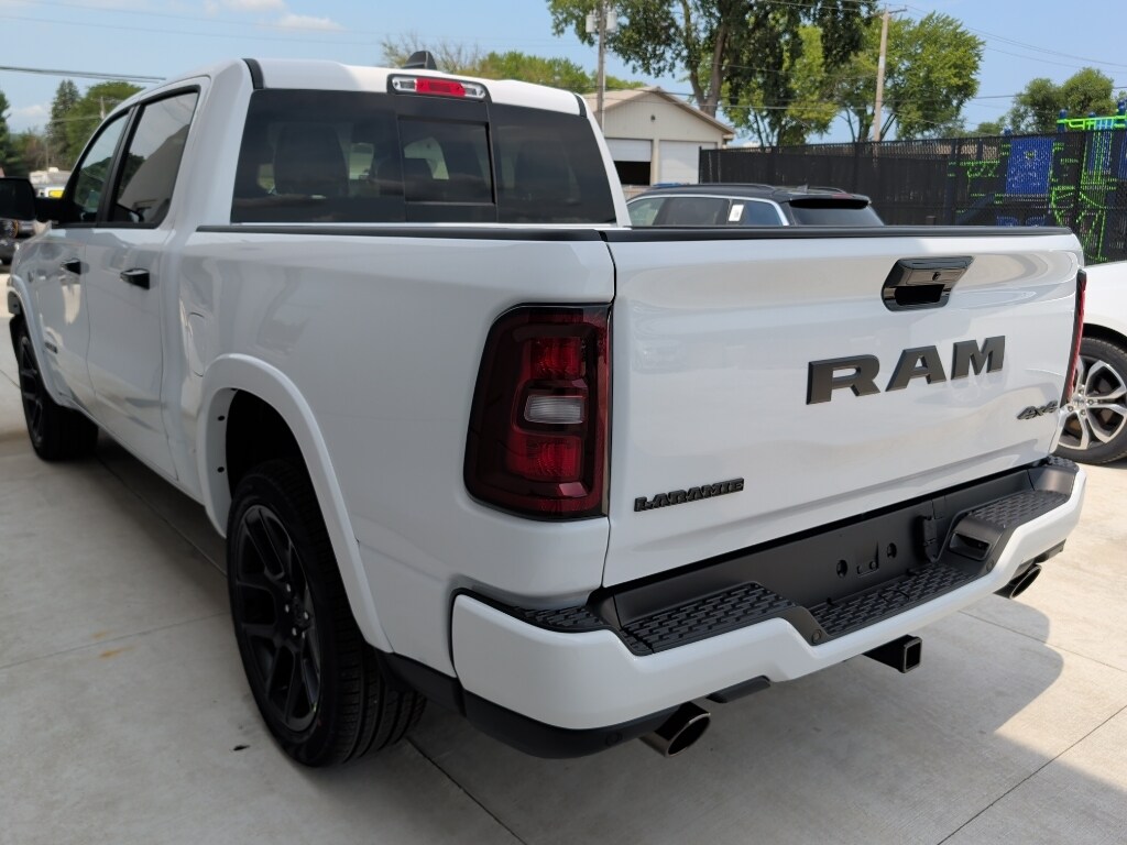 New 2026 Ram 1500 LARAMIE CREW CAB 4X4 5'7 BOX Pickup