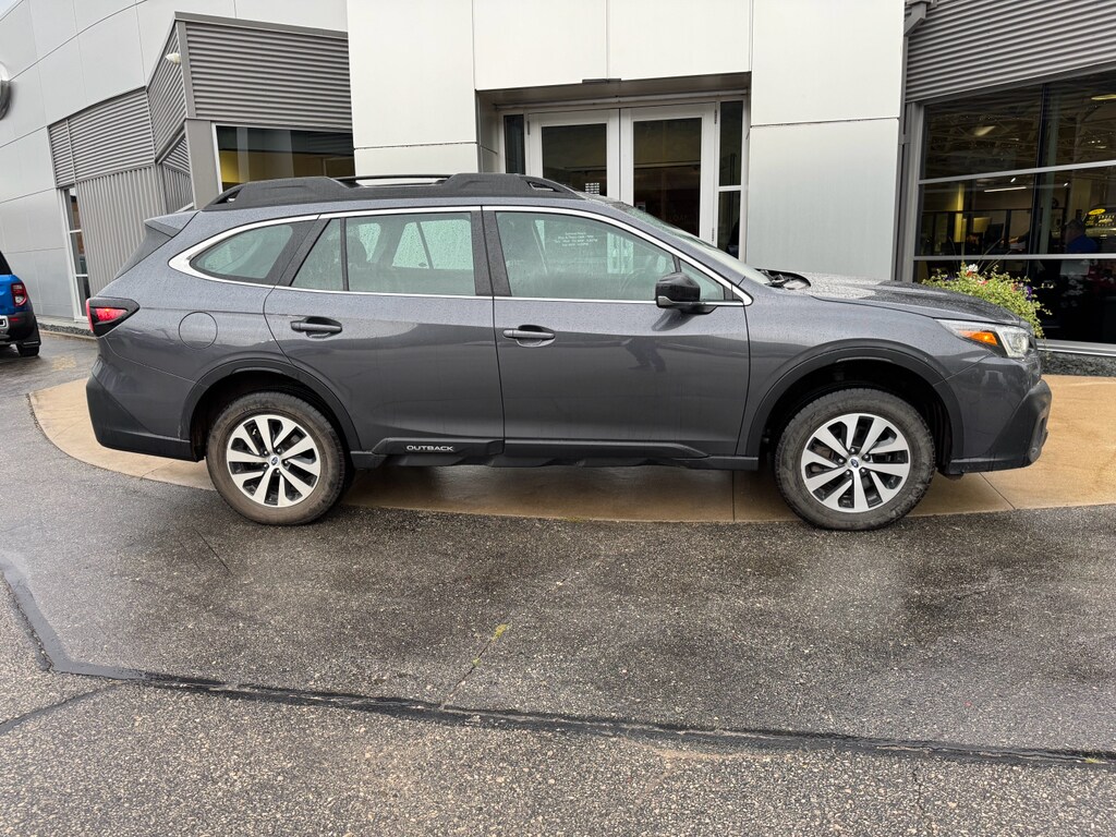 2022 Subaru Outback Base photo 2