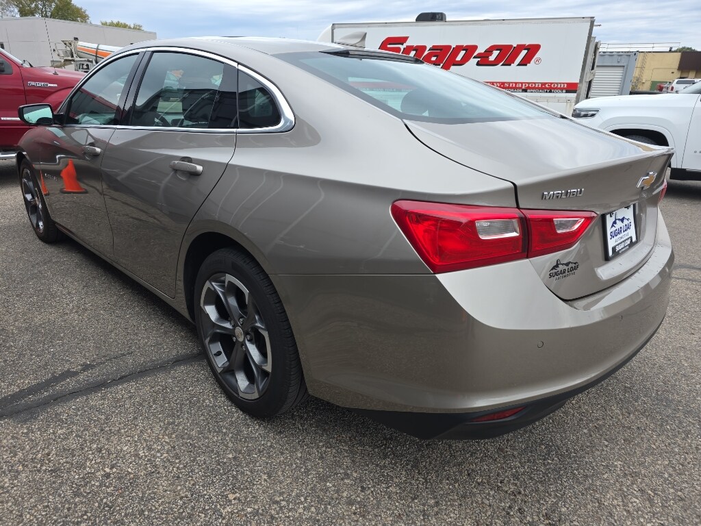 2024 Chevrolet Malibu 1LT photo 3