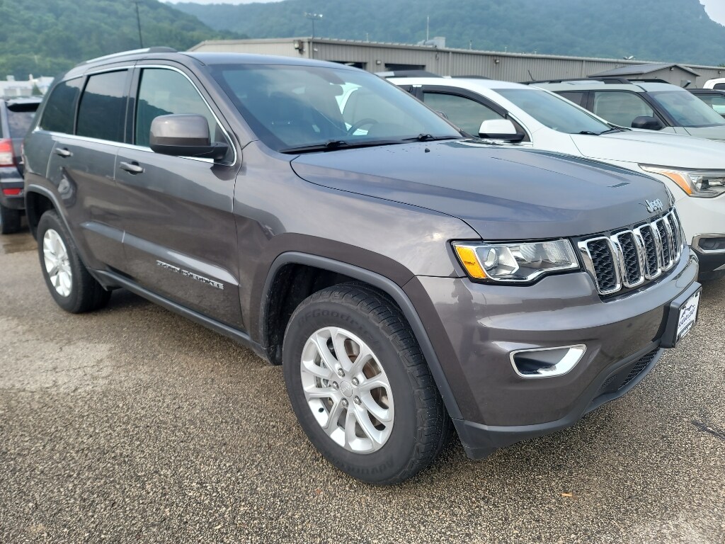 2021 Jeep Grand Cherokee Laredo photo 2