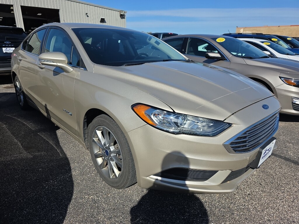 Used 2017 Ford Fusion Hybrid SE Sedan