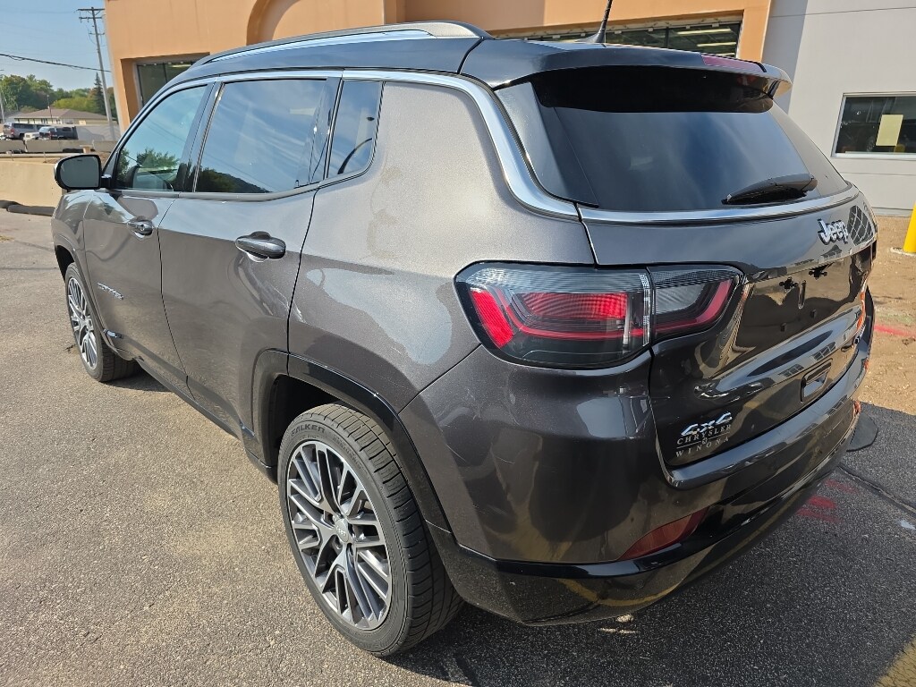 2022 Jeep Compass Limited photo 3