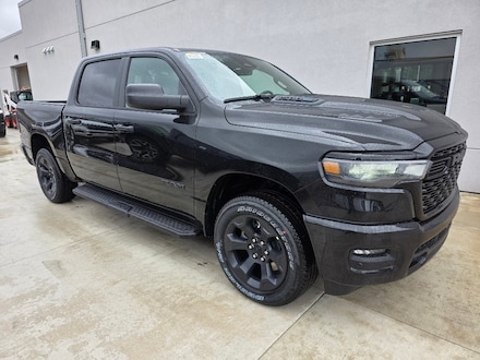 2026 Ram 1500 EXPRESS CREW CAB 4X4 5'7 BOX Pickup
