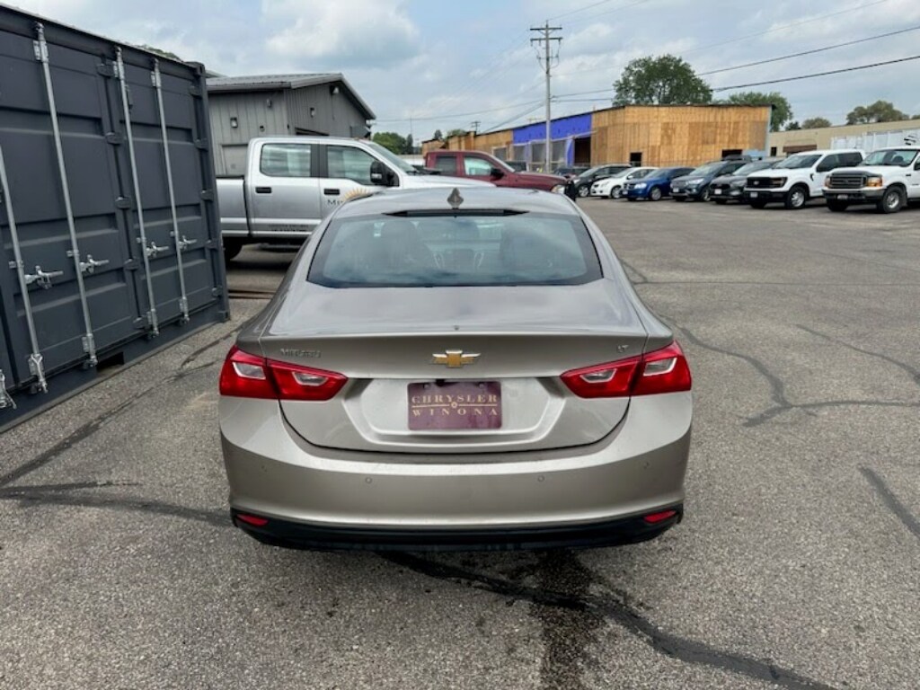 2024 Chevrolet Malibu 1LT photo 3