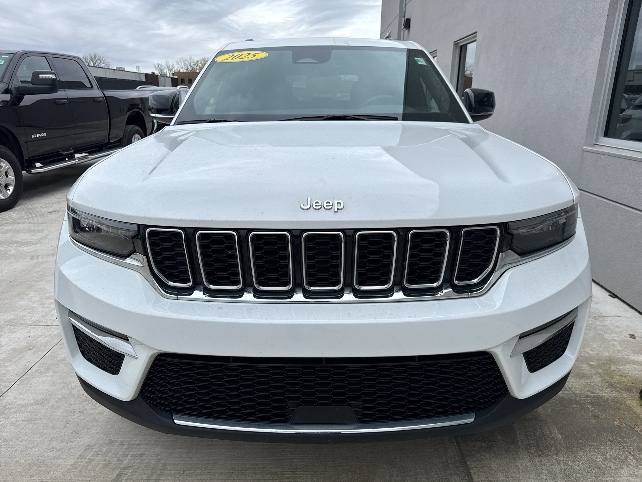 Used 2025 Jeep Grand Cherokee Limited with VIN 1C4RJHBG9SC366411 for sale in Winona, Minnesota