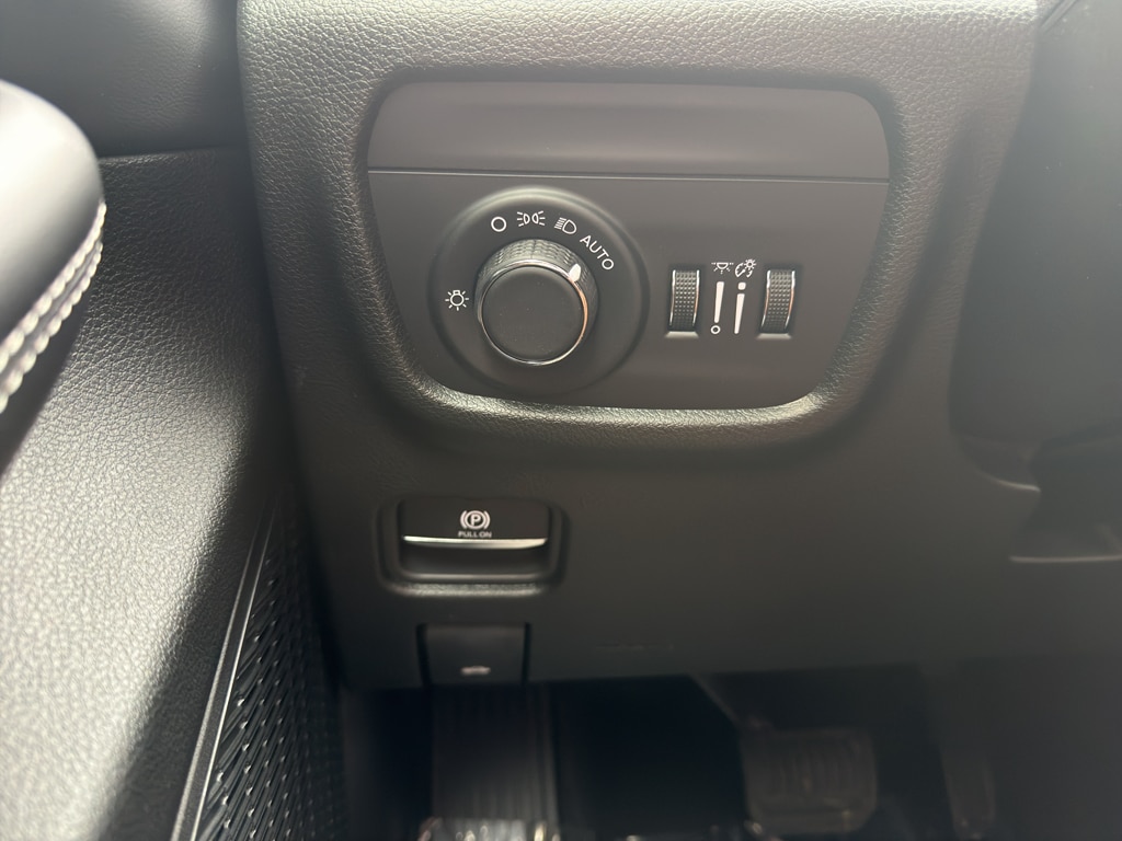 2025 Jeep Grand Cherokee Altitude - Photo 29