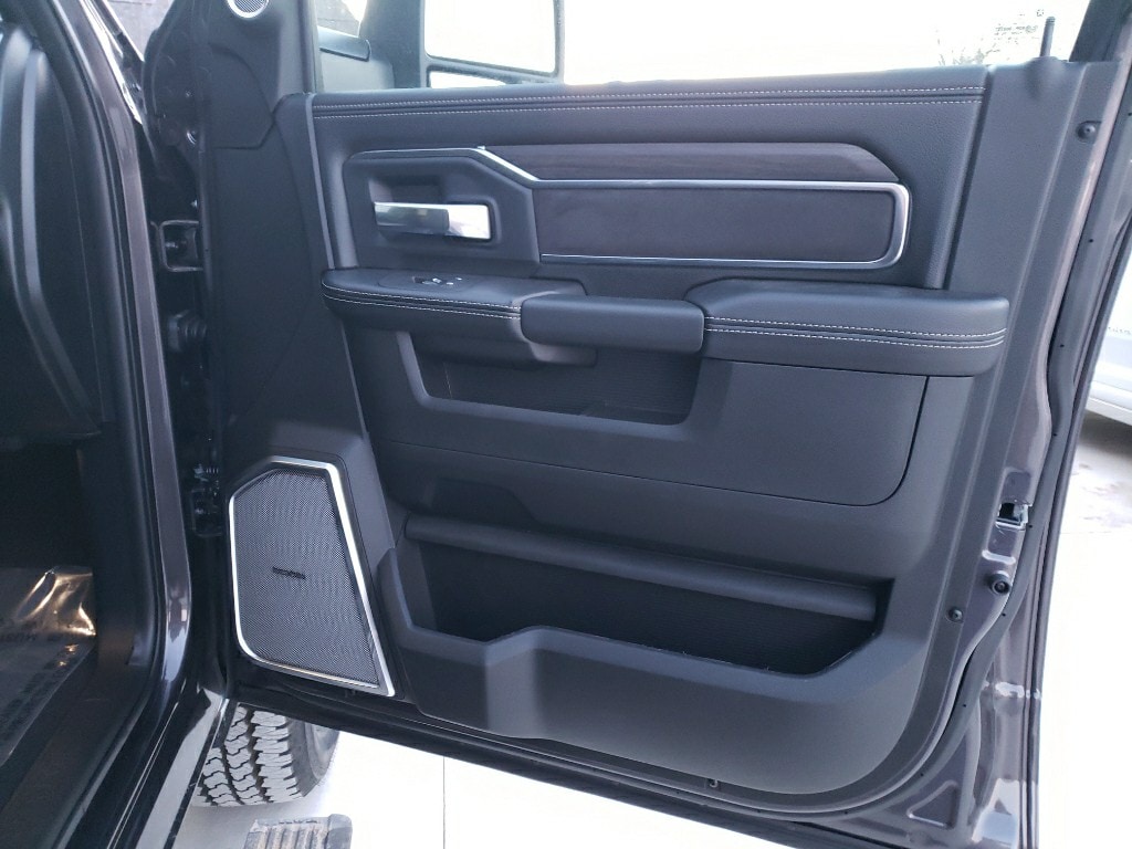 2026 RAM 2500 Laramie - Photo 19
