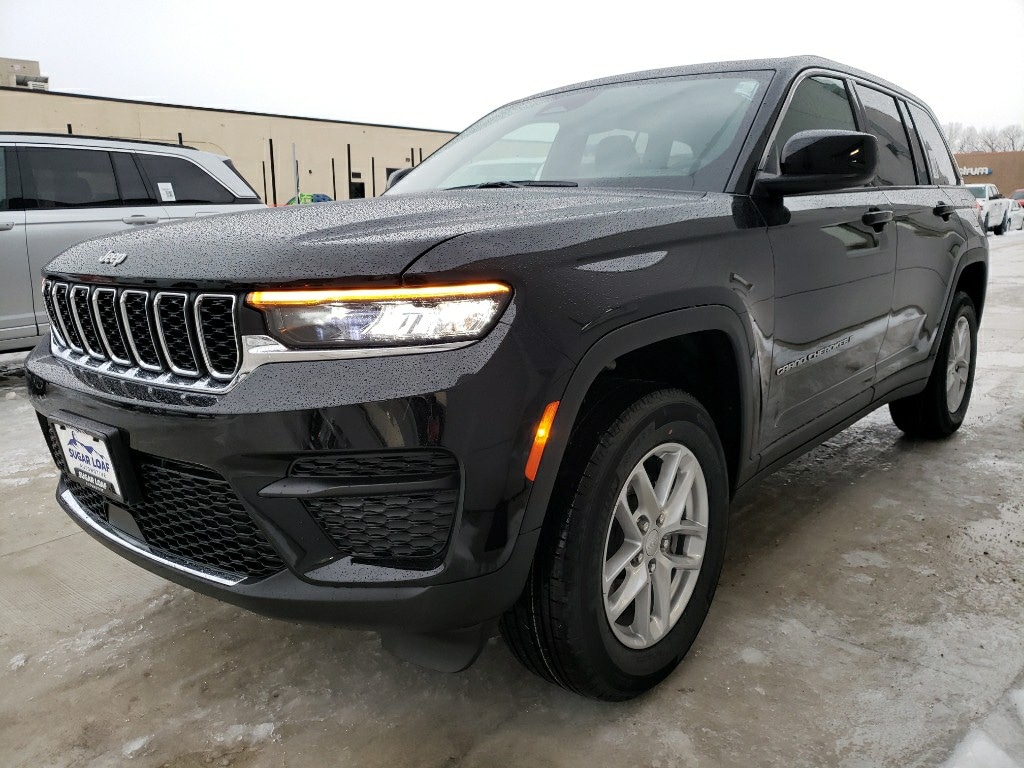 New 2025 Jeep Grand Cherokee LAREDO X 4X4 Sport Utility