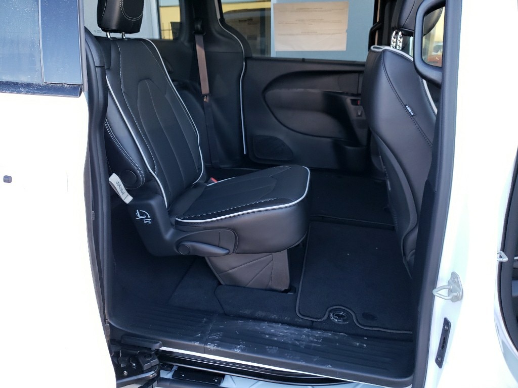 2026 Chrysler Pacifica Limited - Photo 16