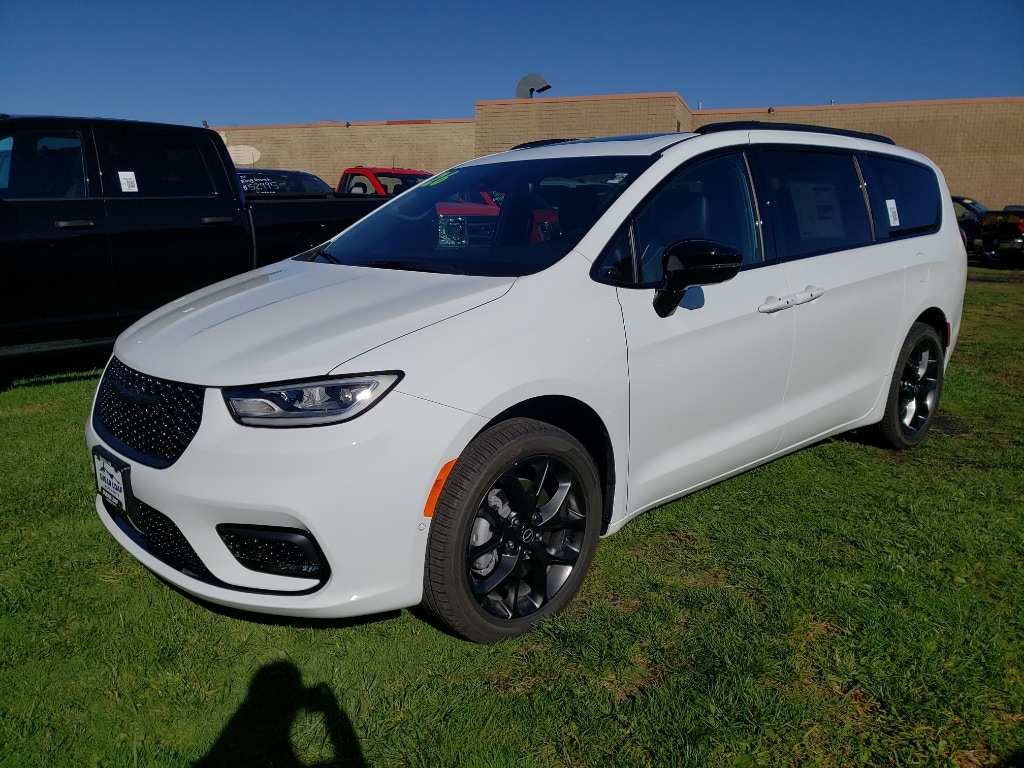 New 2026 Chrysler Pacifica LIMITED AWD Wagon