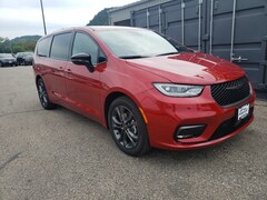 2026 Chrysler Pacifica SELECT Passenger Van