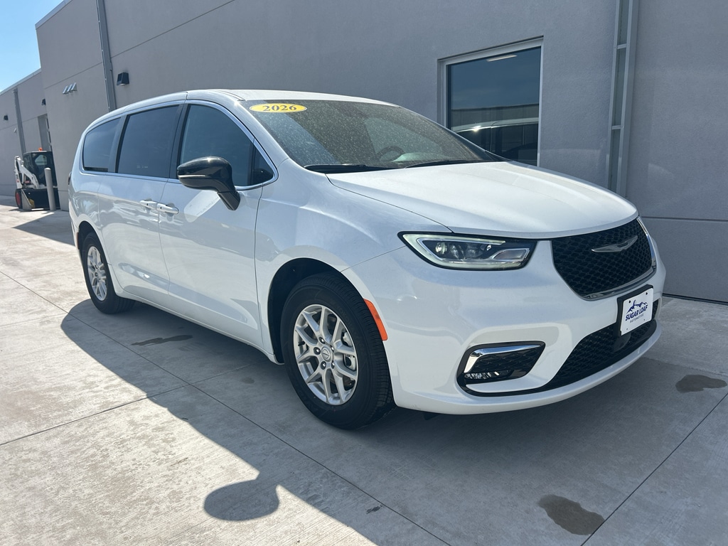 2026 Chrysler Pacifica Select's photo