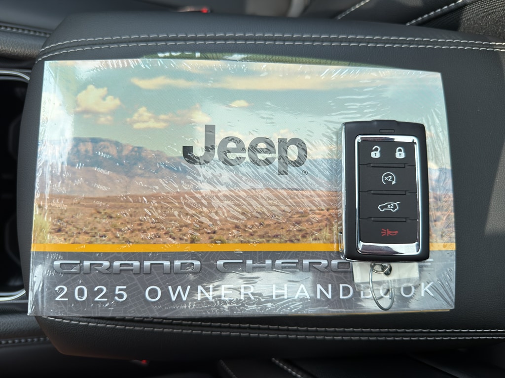 2025 Jeep Grand Cherokee L Limited - Photo 39