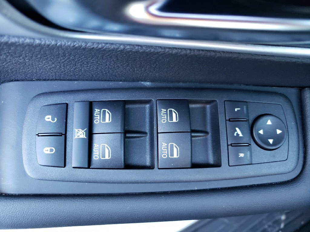 2026 Chrysler Pacifica Limited - Photo 32