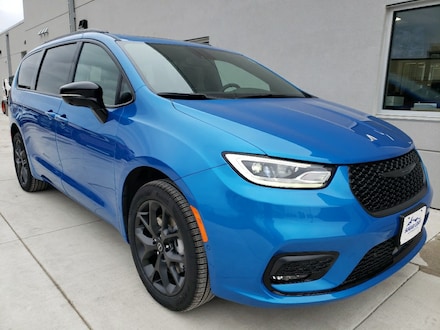 2026 Chrysler Pacifica LIMITED AWD Passenger Van