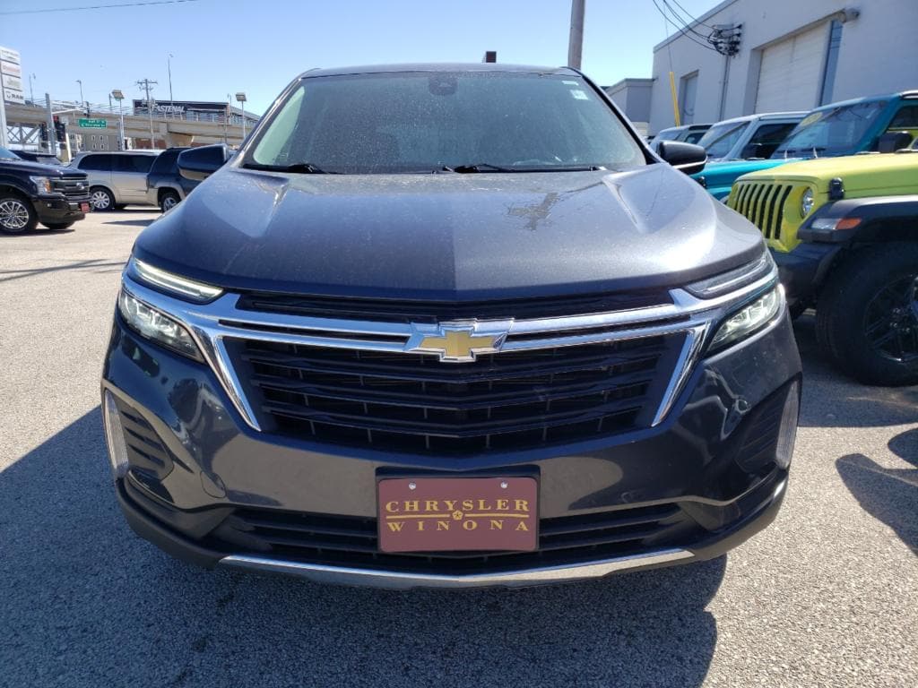 Used 2022 Chevrolet Equinox LT with VIN 2GNAXUEV9N6109400 for sale in Winona, Minnesota