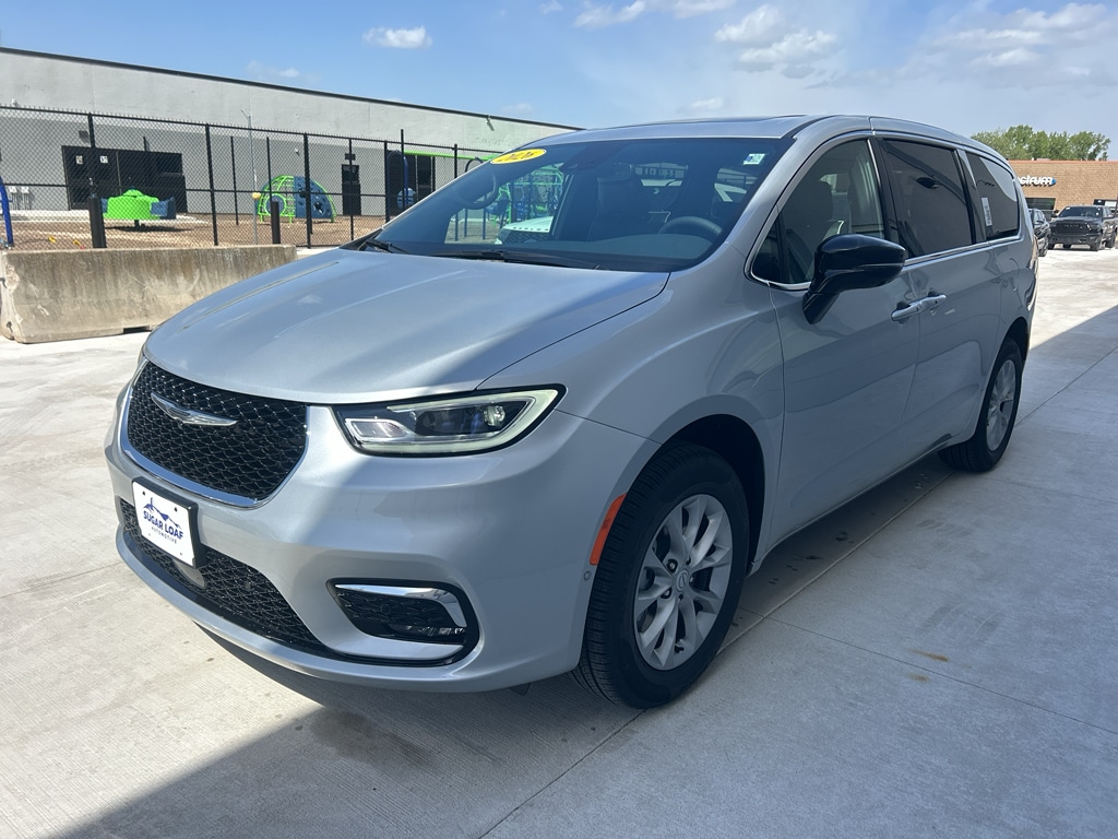 New 2026 Chrysler Pacifica LIMITED AWD Passenger Van