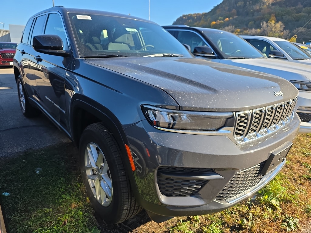 New 2025 Jeep Grand Cherokee LAREDO X 4X4 Sport Utility
