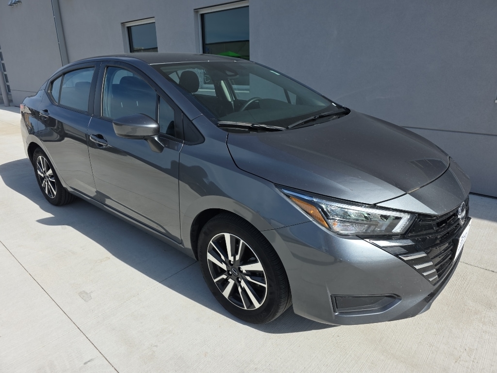 2025 Nissan Versa 1.6 SV CVT's photo