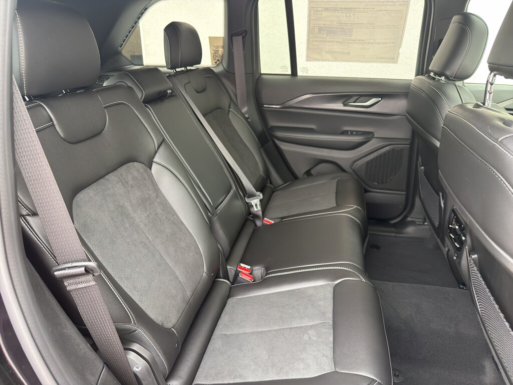 2025 Jeep Grand Cherokee Altitude - Photo 20