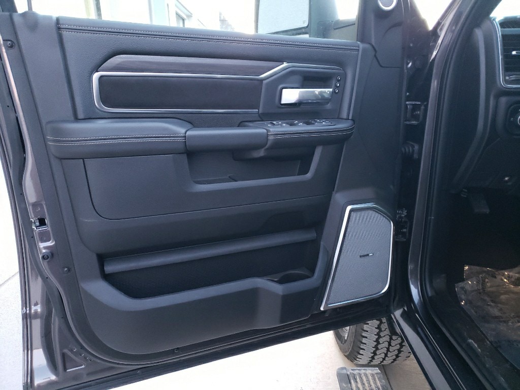 2026 RAM 2500 Laramie - Photo 12
