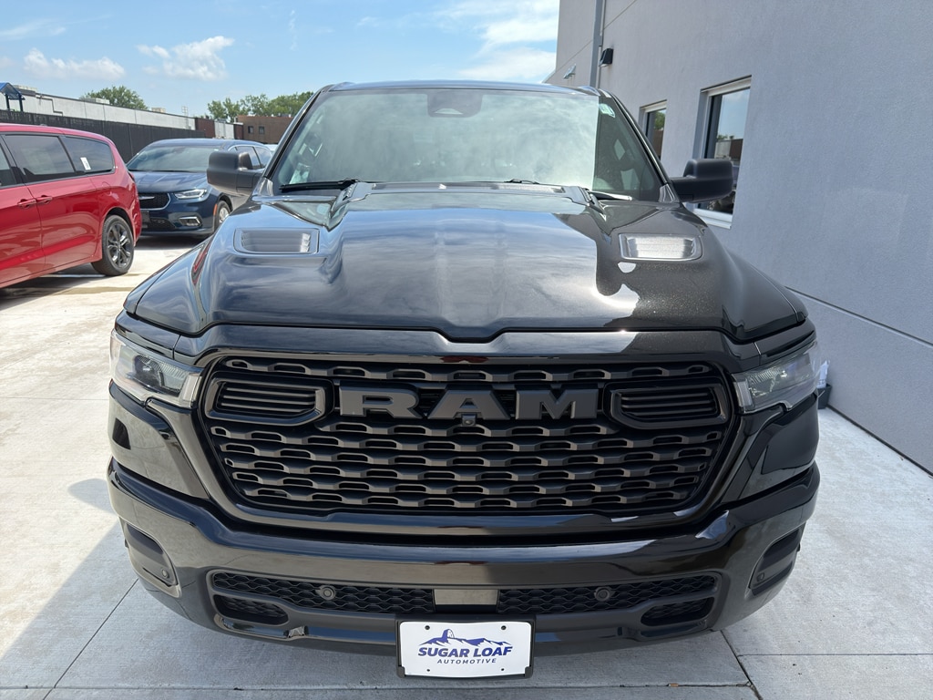 New 2026 Ram 1500 EXPRESS CREW CAB 4X4 5'7 BOX Pickup