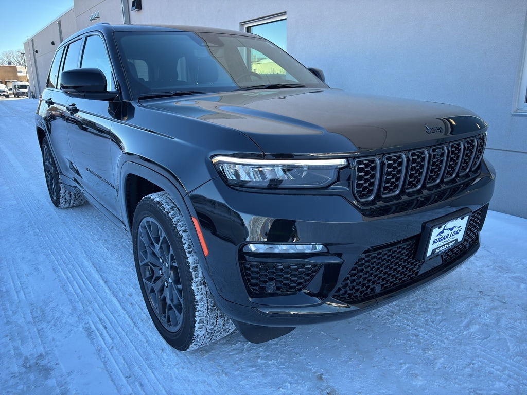 2025 Jeep Grand Cherokee Summit's photo