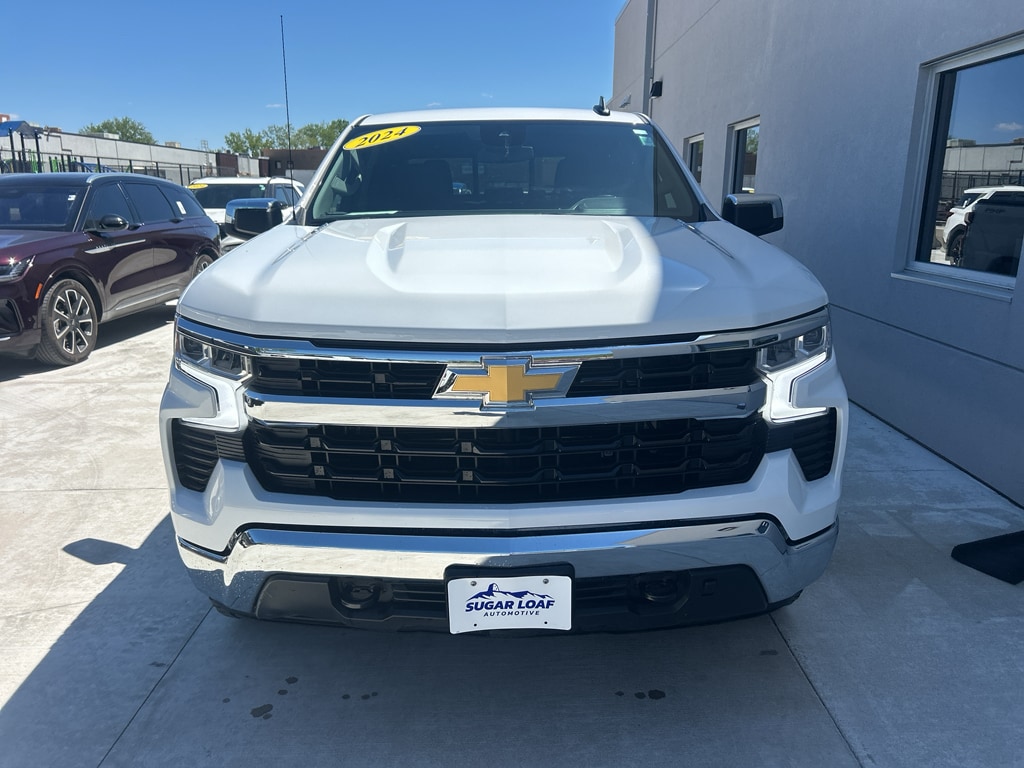 Used 2024 Chevrolet Silverado 1500 LT with VIN 1GCUDDE8XRZ302545 for sale in Winona, Minnesota