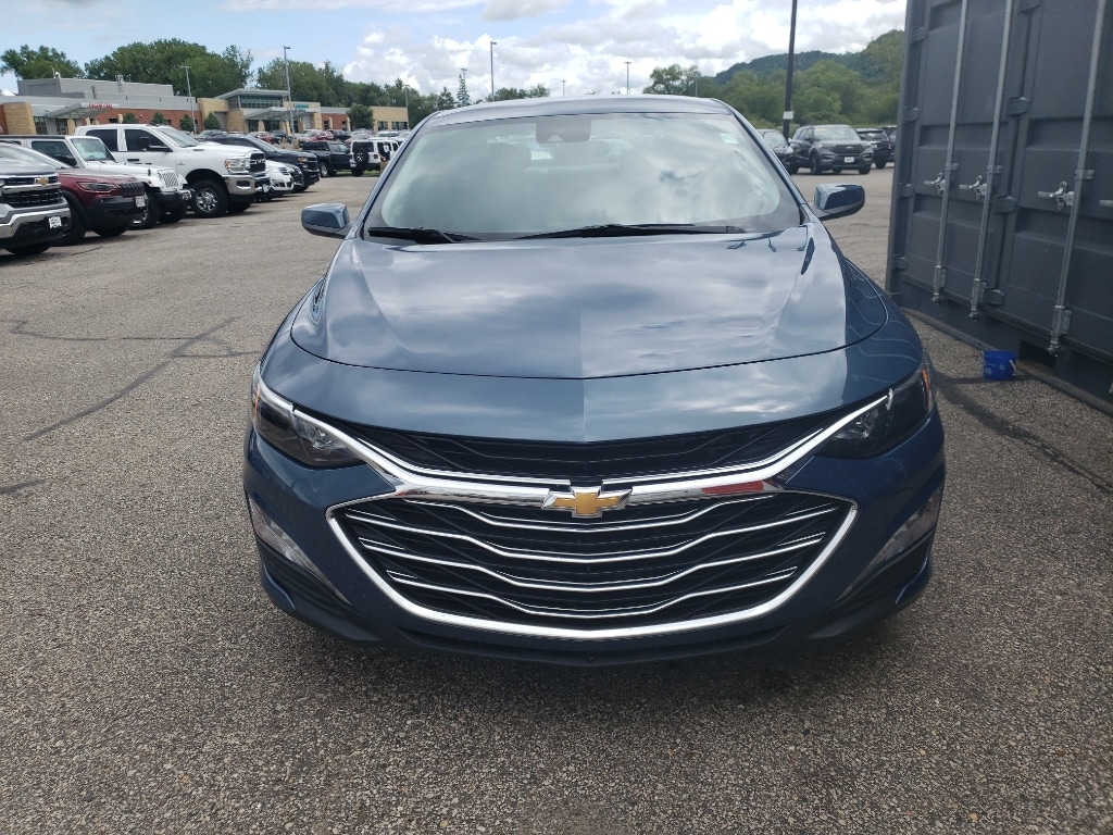 Used 2024 Chevrolet Malibu 1LT with VIN 1G1ZD5ST3RF206867 for sale in Winona, Minnesota
