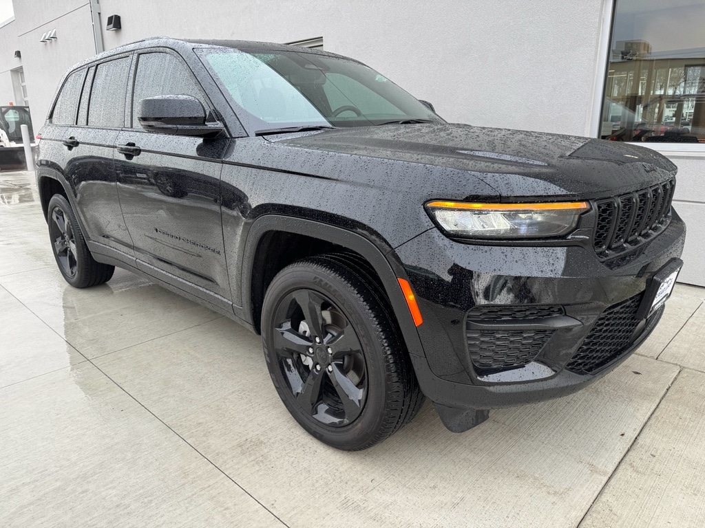 2024 Jeep Grand Cherokee Altitude's photo