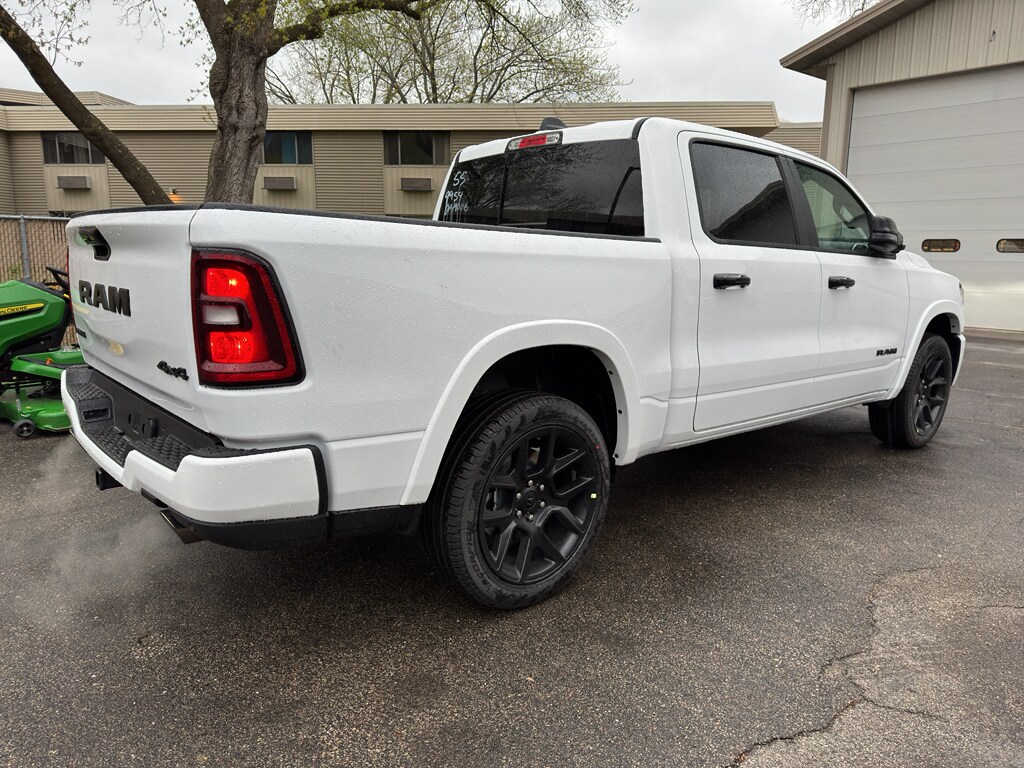 2025 Ram 1500 Laramie photo 3