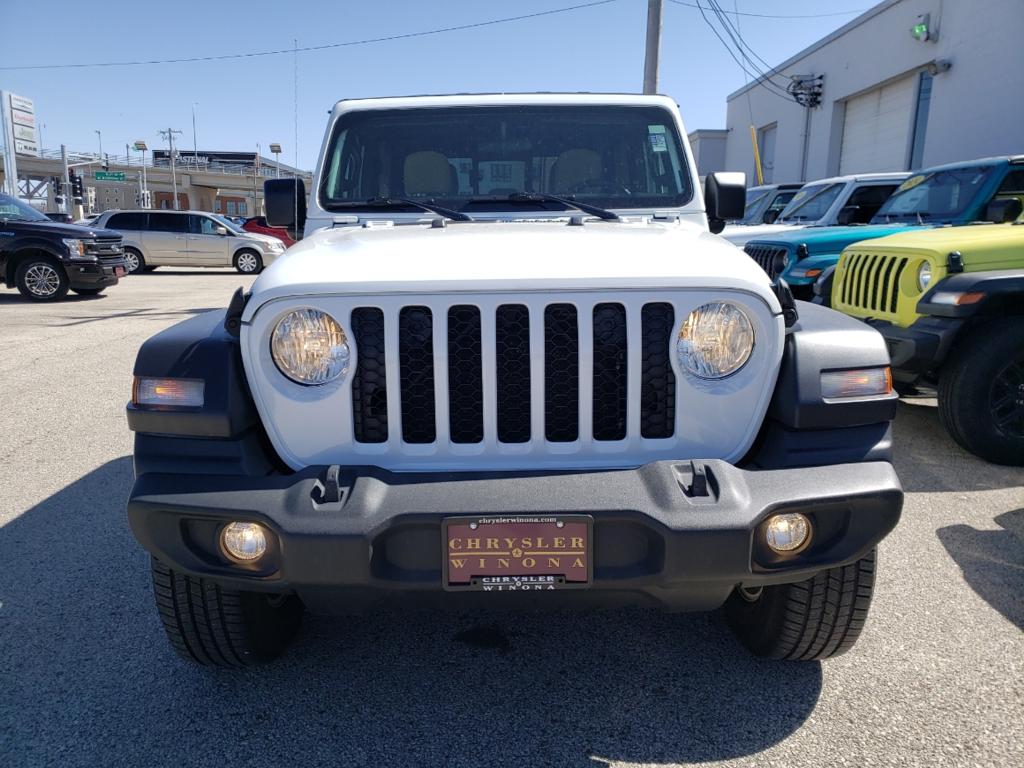 Used 2020 Jeep Gladiator Sport S with VIN 1C6HJTAG5LL139404 for sale in Winona, Minnesota