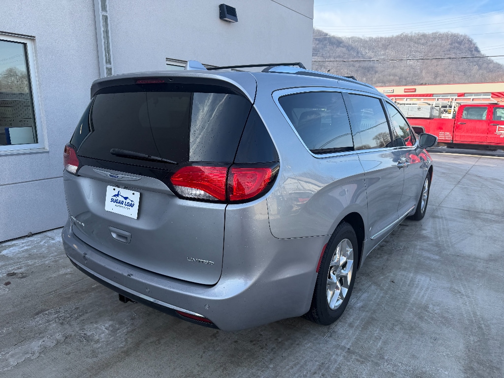 Used 2019 Chrysler Pacifica Limited with VIN 2C4RC1GG1KR589334 for sale in Winona, MN
